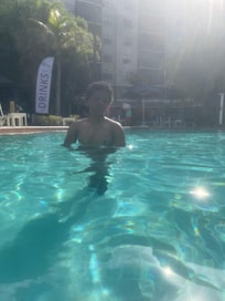 Poolside Vibez!