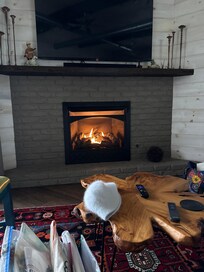 Lovely fireplace and so easy to use.