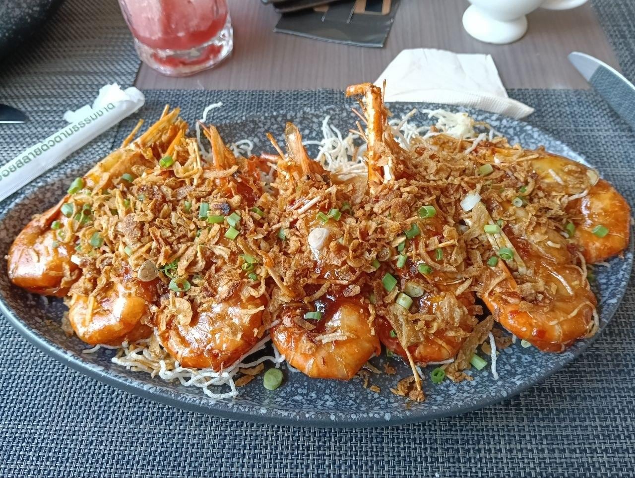 Gamberi grigliati in salsa al tamarindo