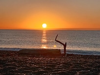 Sunrise on Napier beachfront.