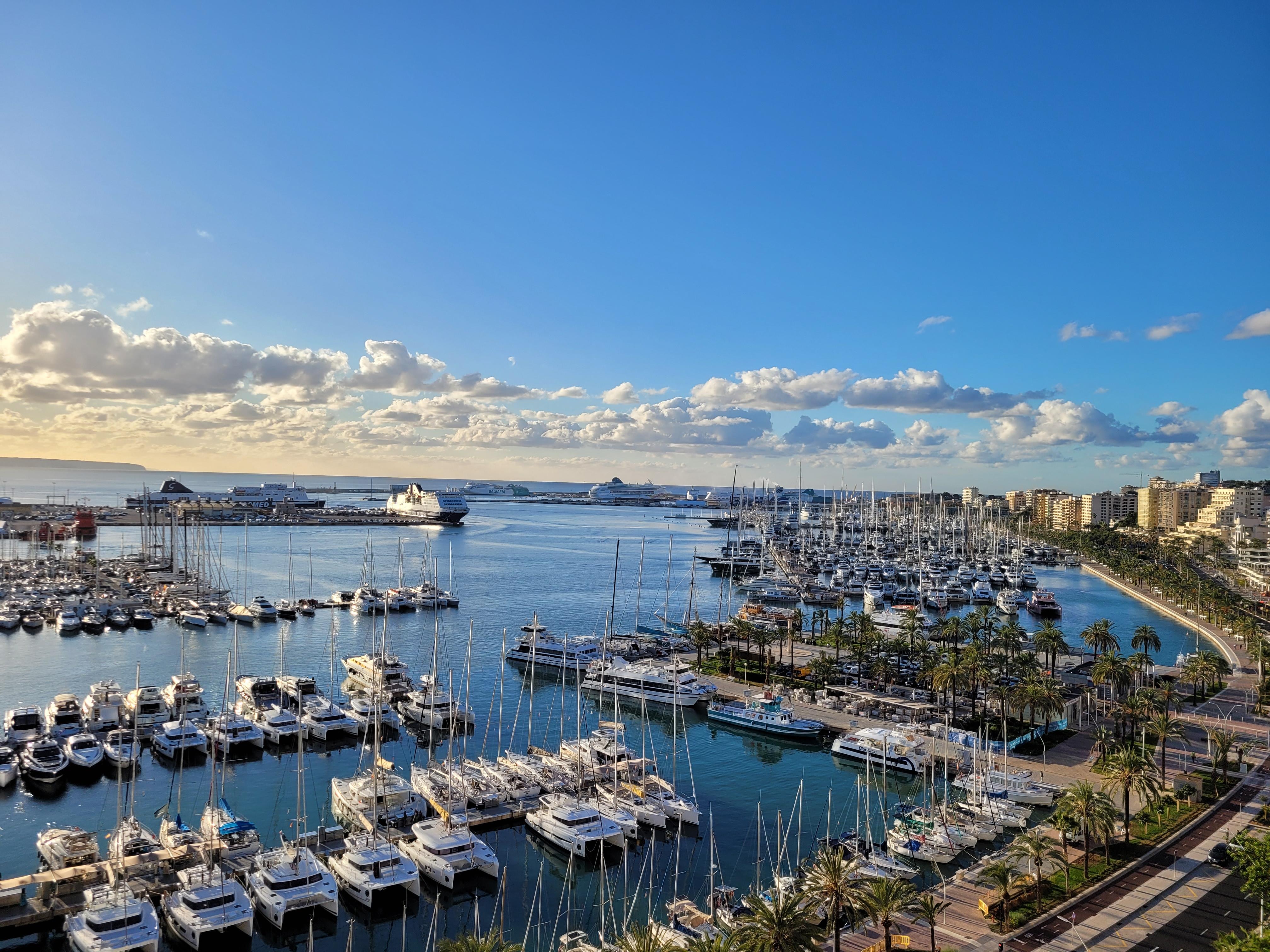 Ausblick vom 12. Stock vom Zimmer aus.