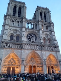 Notre dame nuit de la messe du Dimanche 7 Décembre 2025