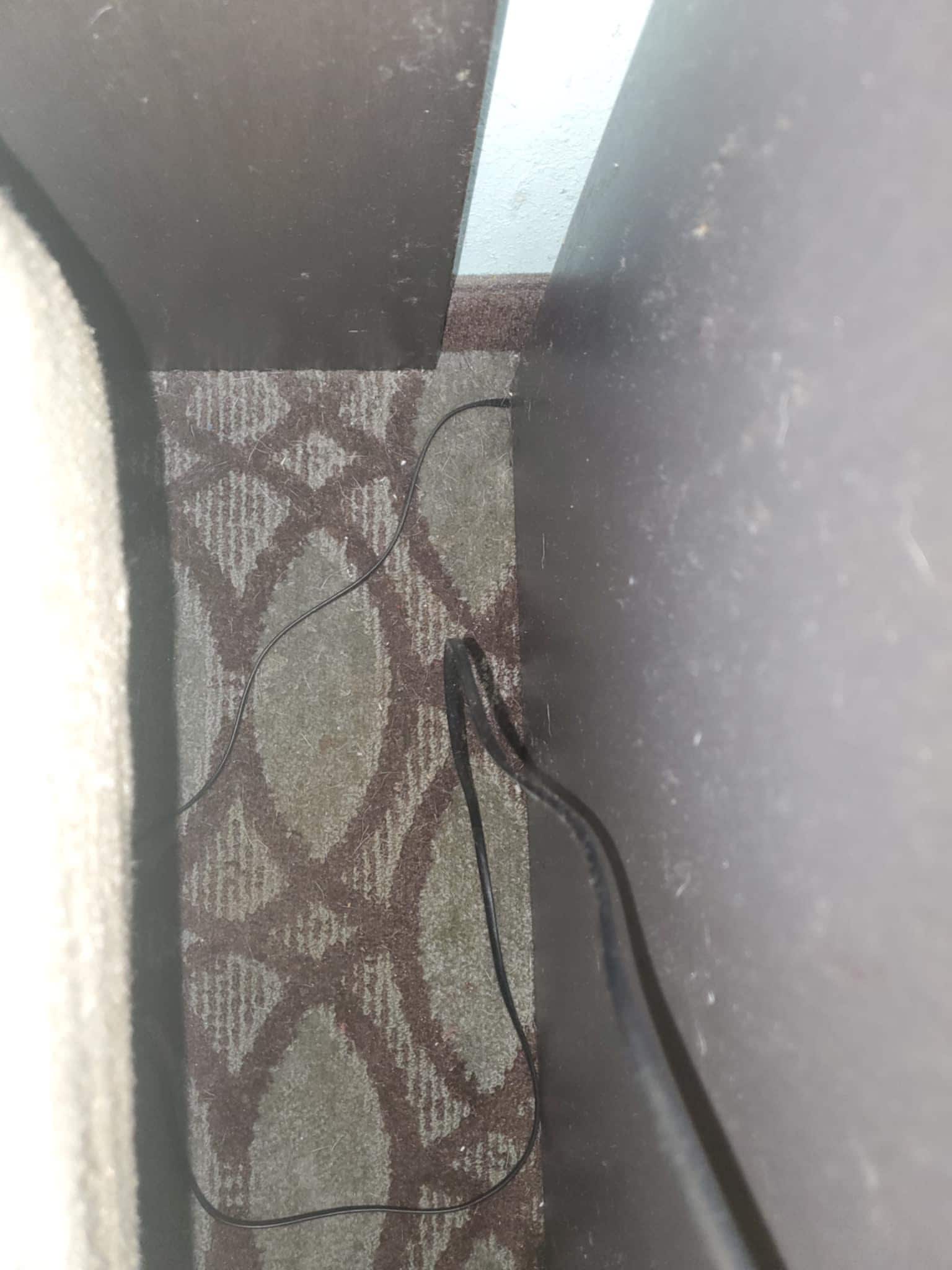 Non-vacuumed/non-dusted area