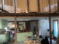 Vie de l’intérieur de la mezzanine comme là-haut , poste du capitaine de bateau.