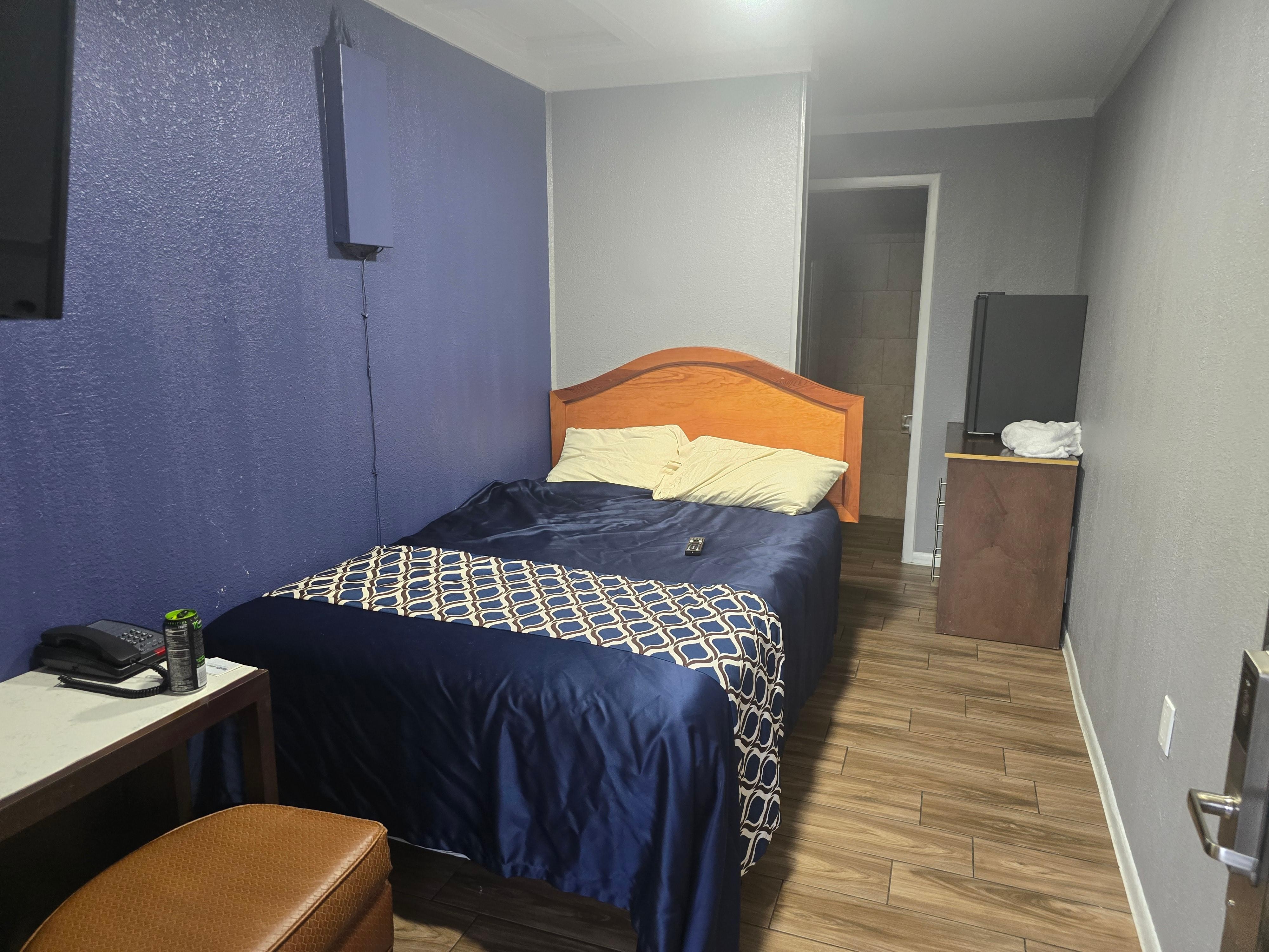 Room was tiny. Nothing like advertised photo.