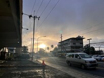 ホテル前の通りはメイン通りにめんしています
