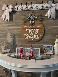 Some of the decorations and the elves Penelope and Jacob came to visit 😉