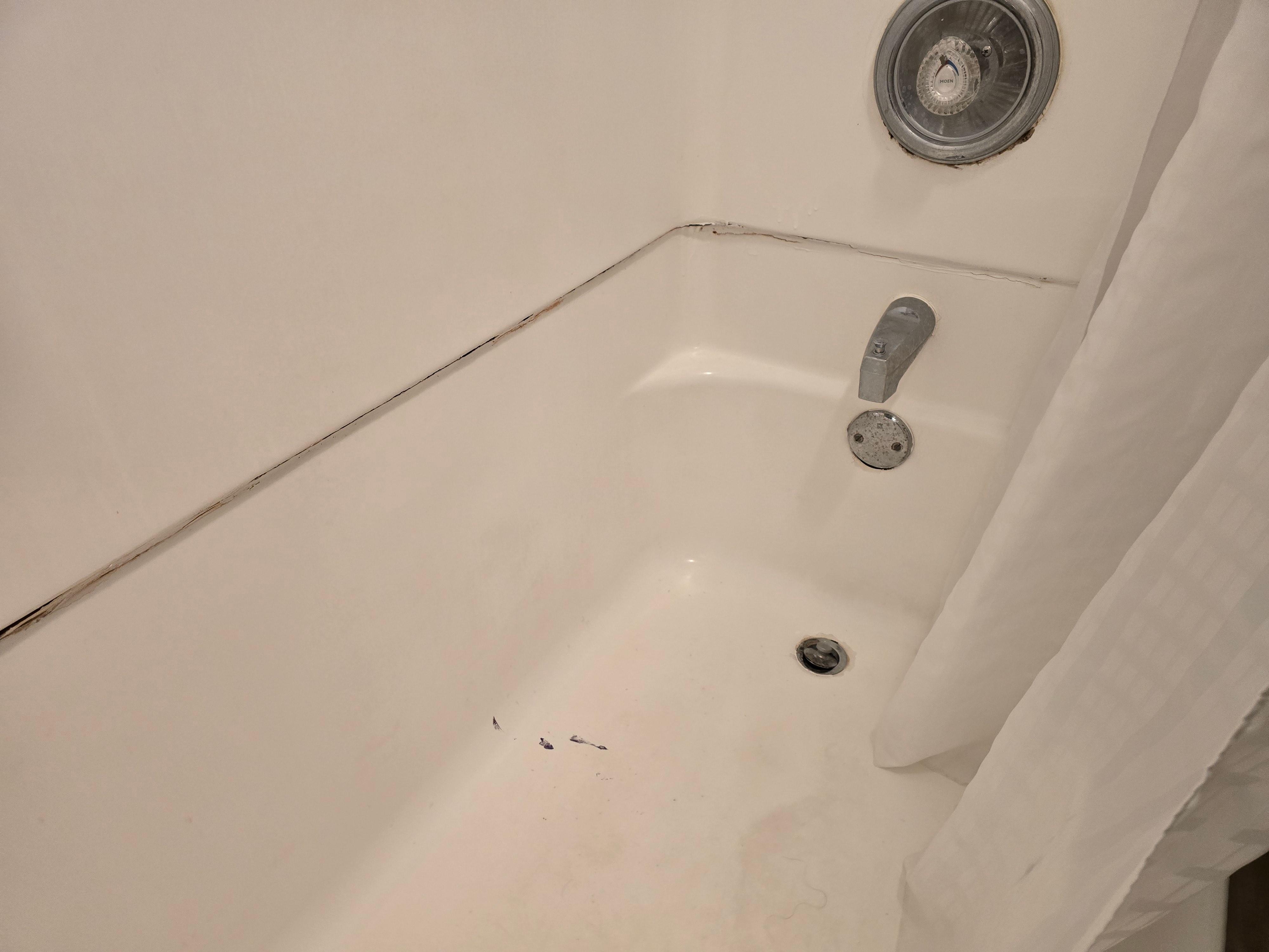 Also not pictured the showehead was below my shoulders and I'm only 6'1.