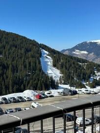 Balcony view right (ski in/out slopes for 1650 on opposite side of apartment)