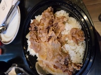 This is 13USD. Half of it was onions and fat. So unappealing and horrible service.