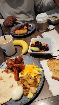 Great breakfast with a great bus boy