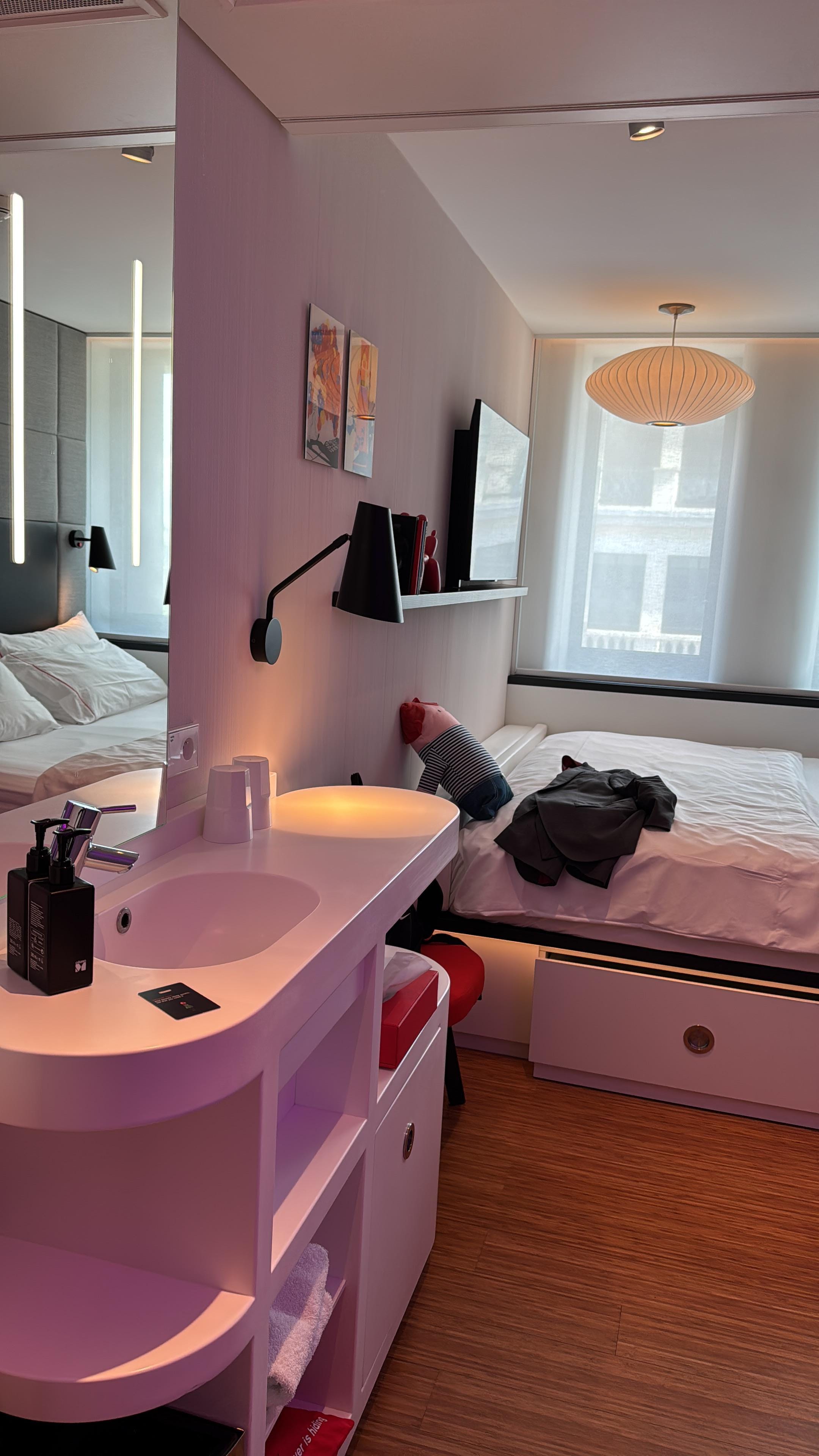 Water stand and bed