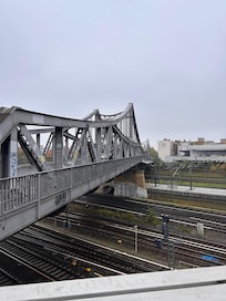 fußläufig s-bahn / u-bahn station
