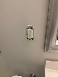 Missing light covers. For the price paid to stay here it shouldn’t be missing electrical covers.