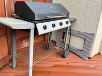 Wouldn’t touch this BBQ with tonsils, didn’t have a gas bottle??