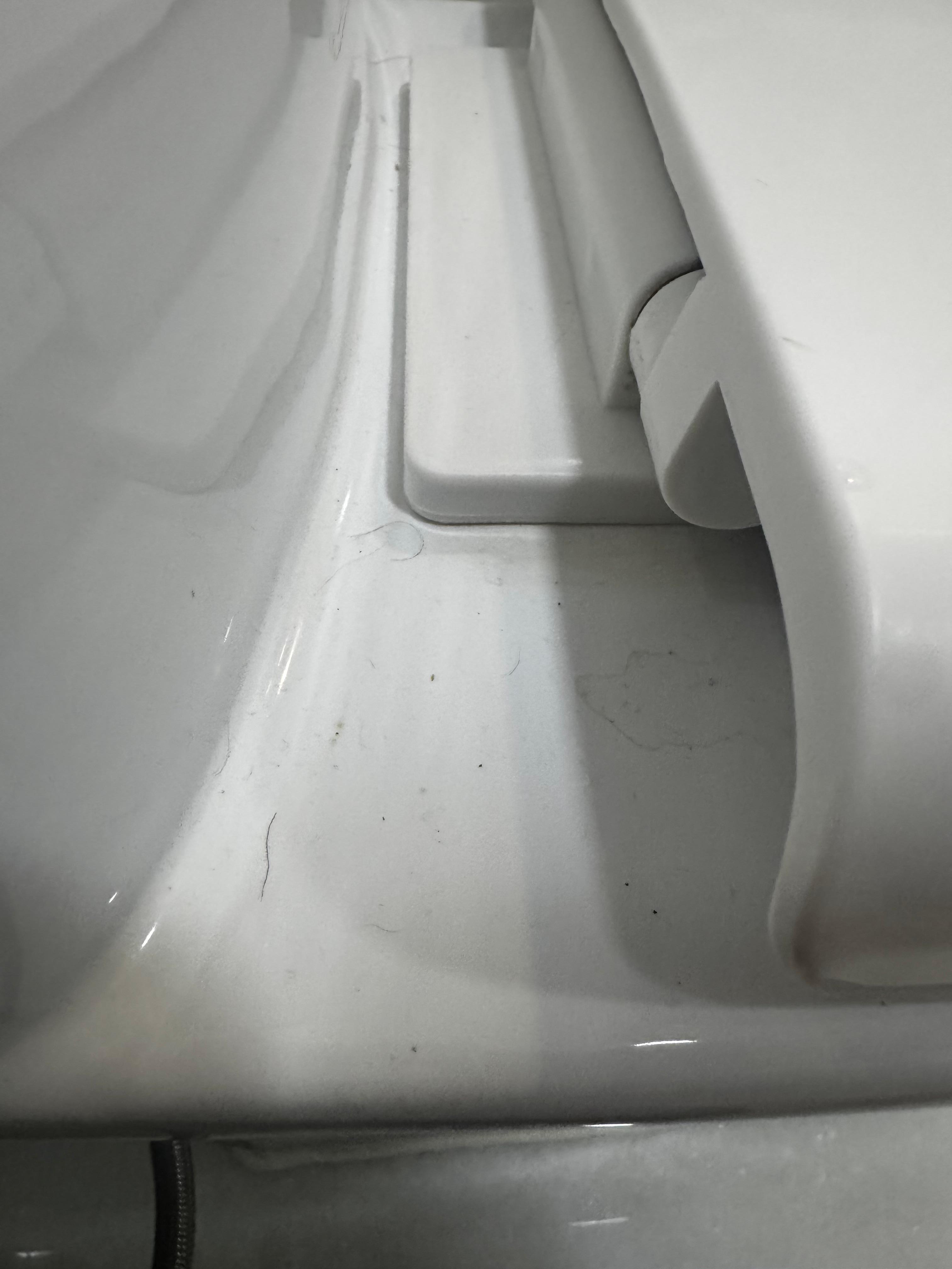 They don’t clean the toilets very well 