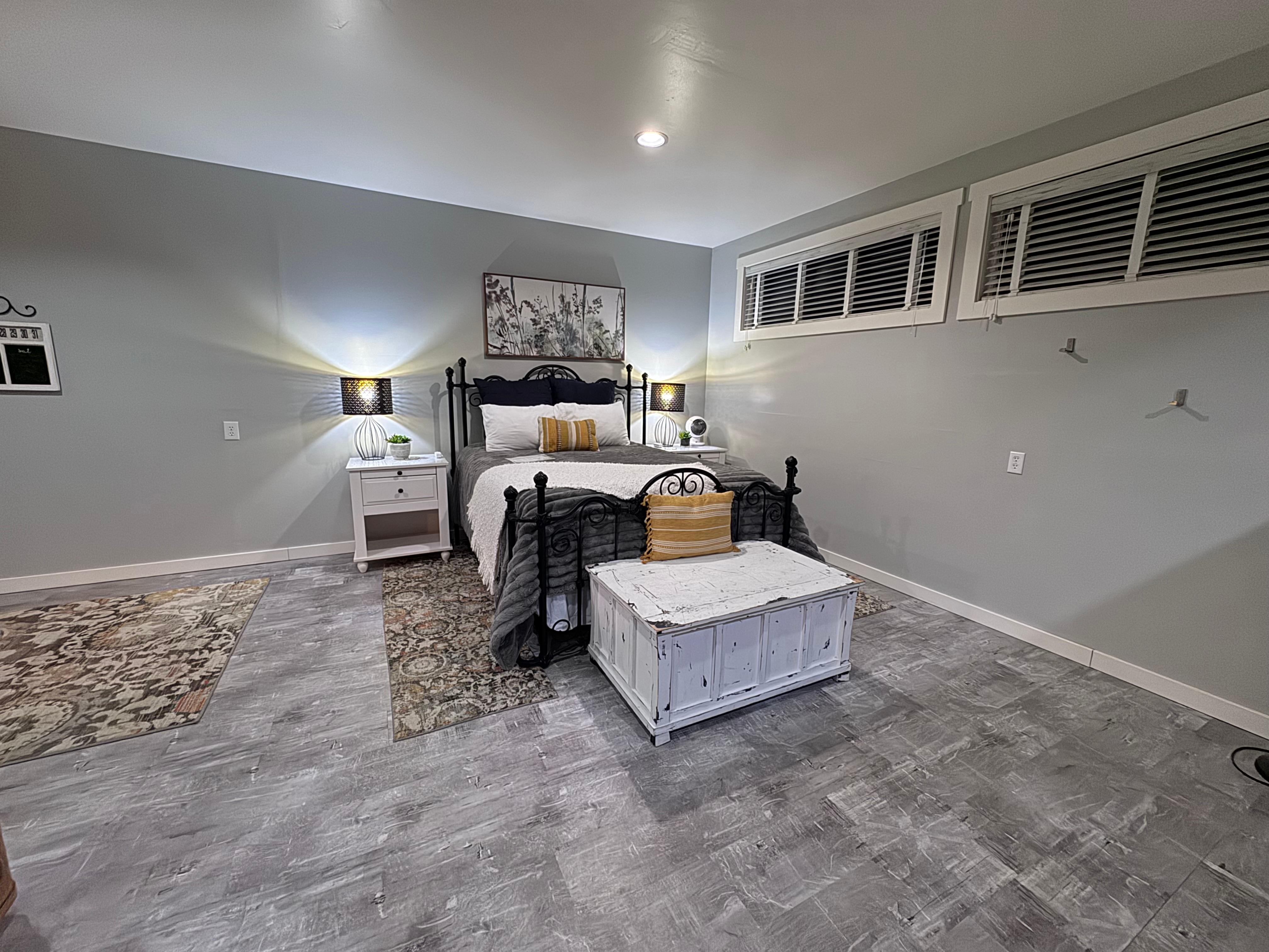 You can’t see it in this photo but fyi if you’re a fellow hot sleeper even in winter, there are fans you can use! 