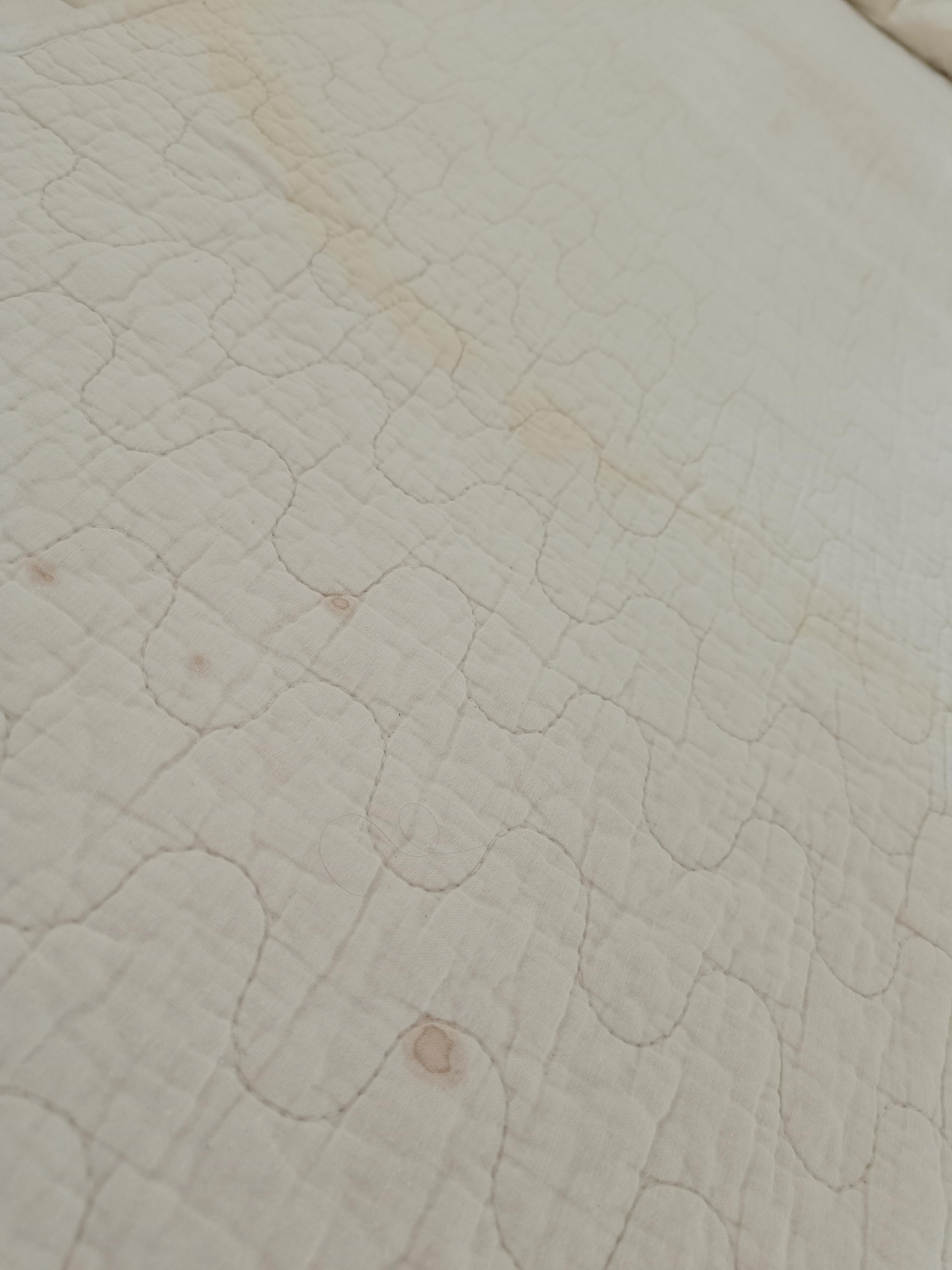 Hmm Blutflecken im Bett