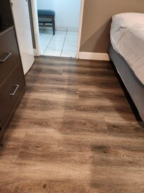 Dirty floor and bed not clean