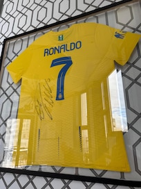 La única queja es que no tengas souvenirs de Cristiano para vender en el hotel , alguien está descuidando eso