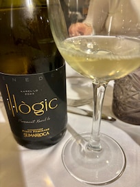 Great location with a lot of good options for dinner