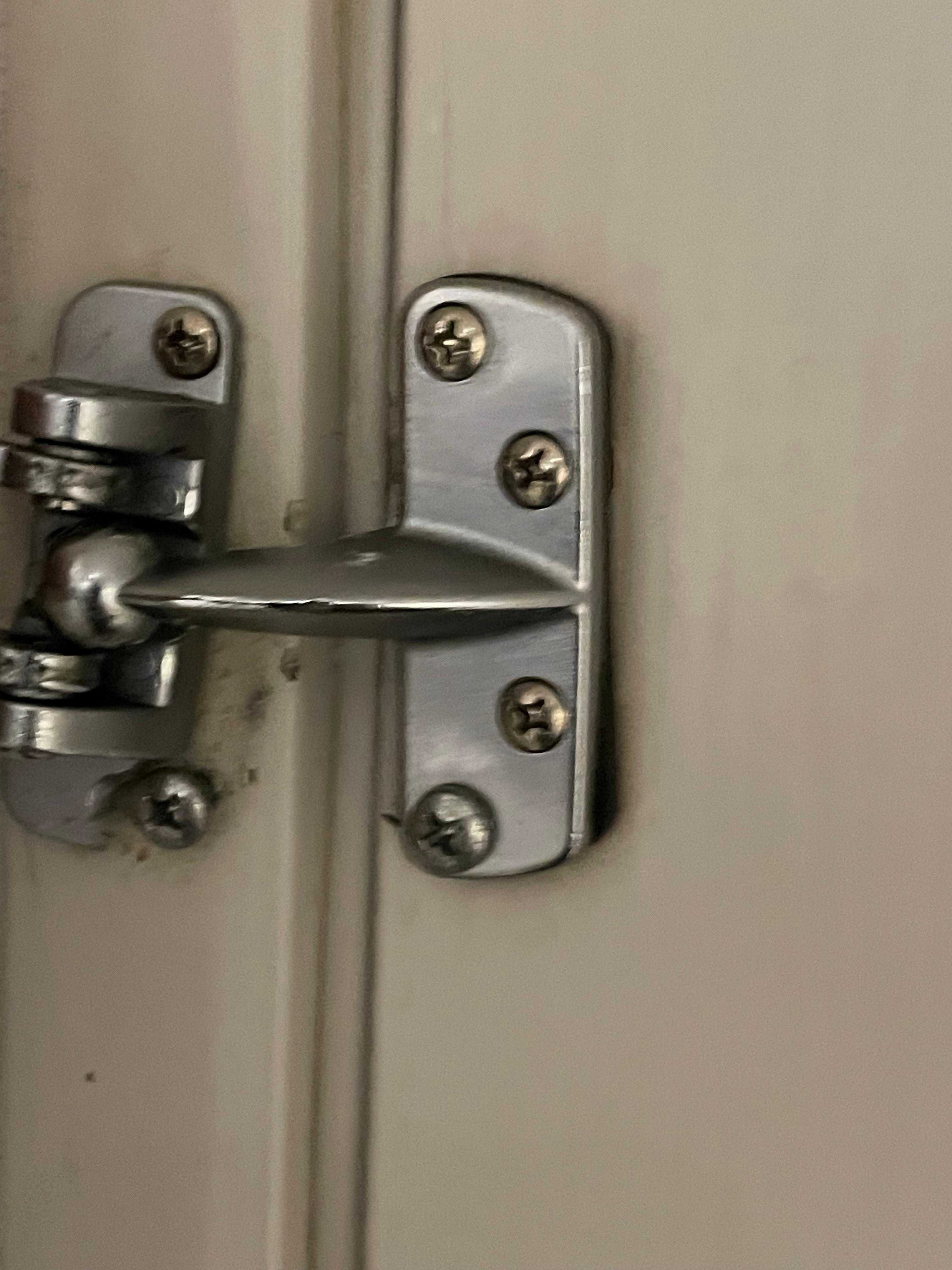 Broken safety lock on door 