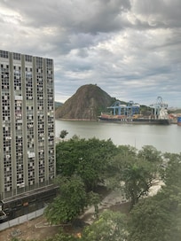 Vista do quarto do Hotel Alice Vitória.