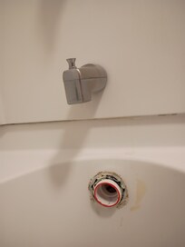 What's going on with bathtub pipe?