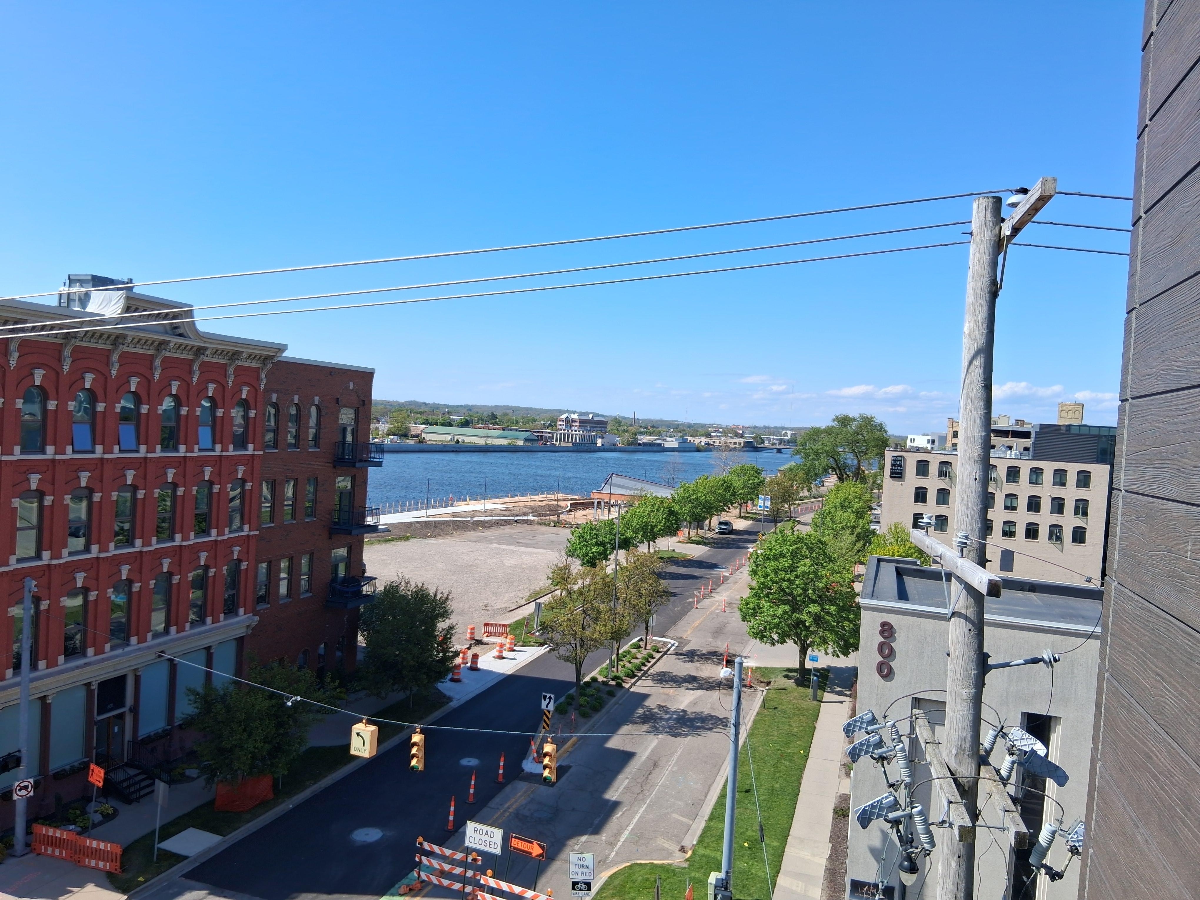 King suite 4th floor river view.
