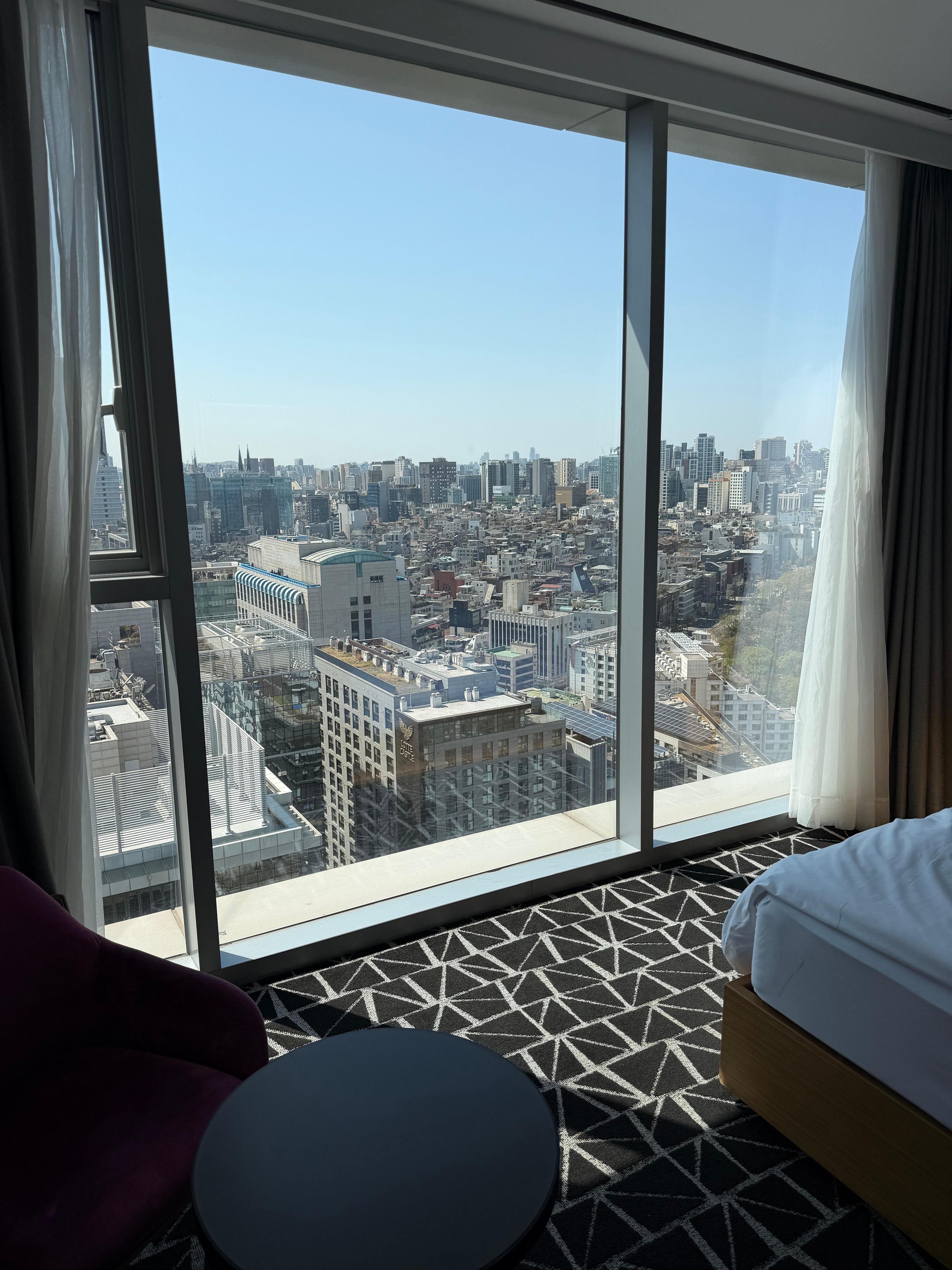 We are here at the 25th floor with front view of Gangnam street 