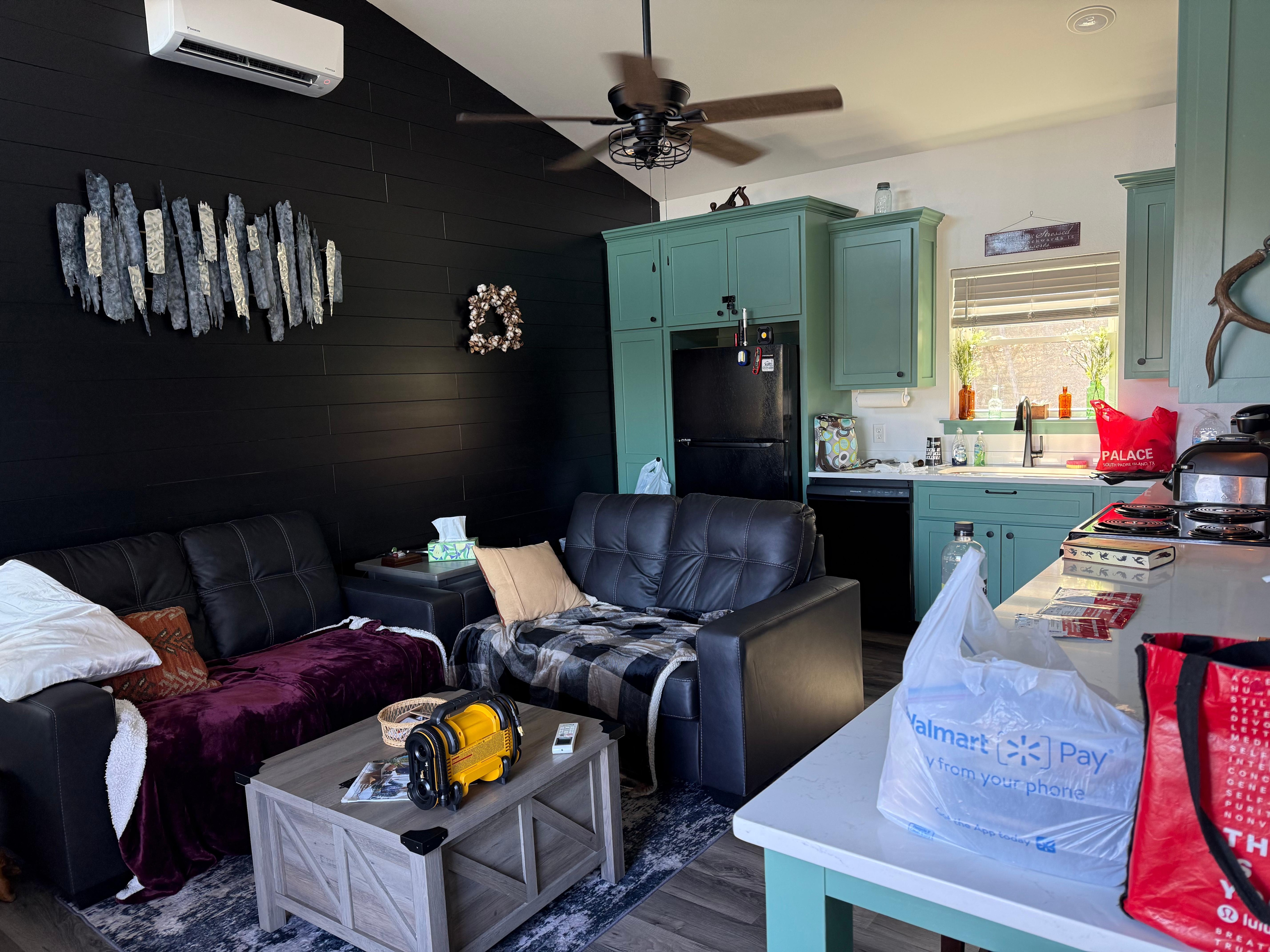 Nice space to cook and relax!