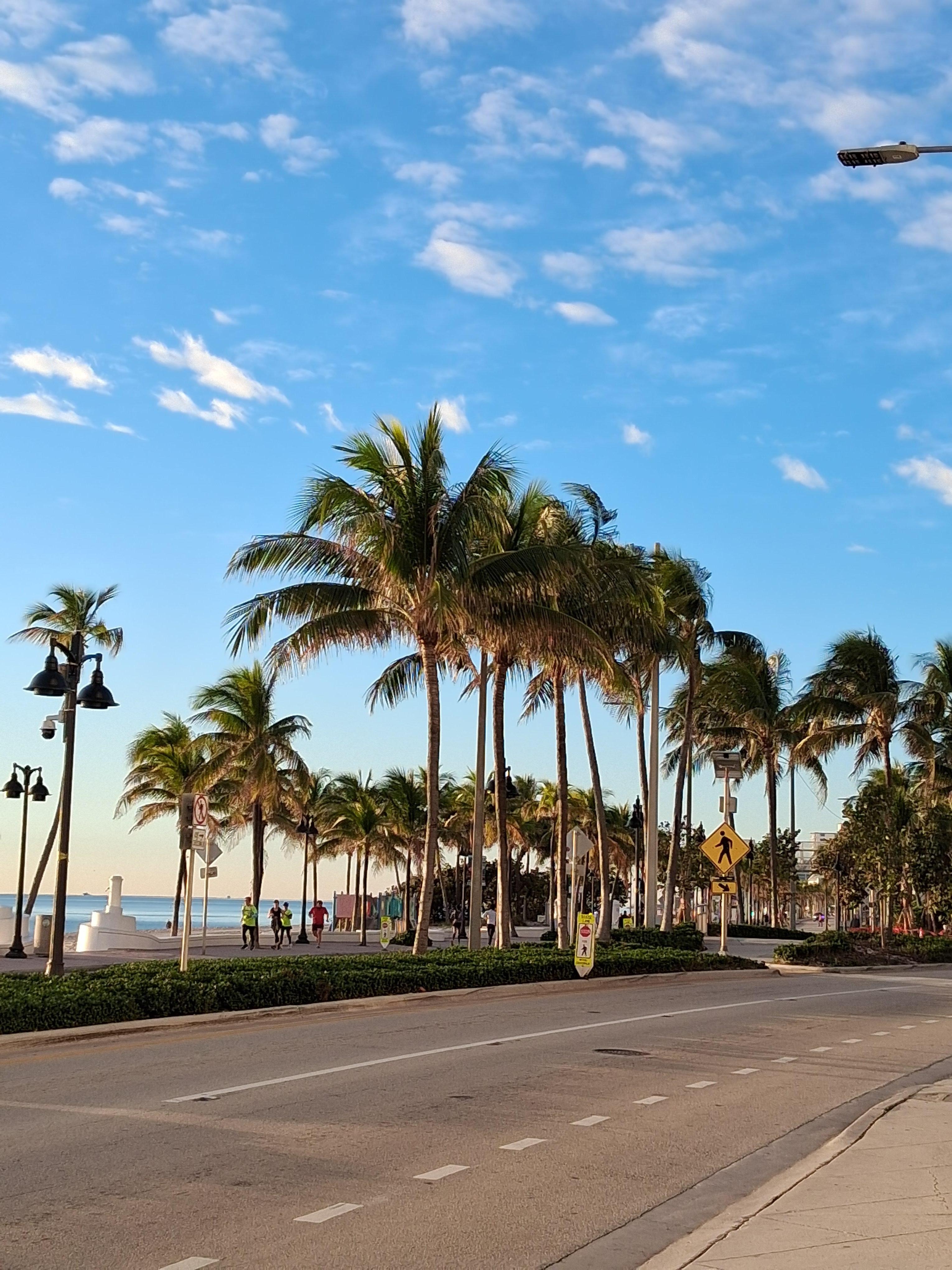 Fort Lauderdale Beach just a short walk away