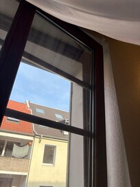Fensterflügel aus dem Rahmen gefallen