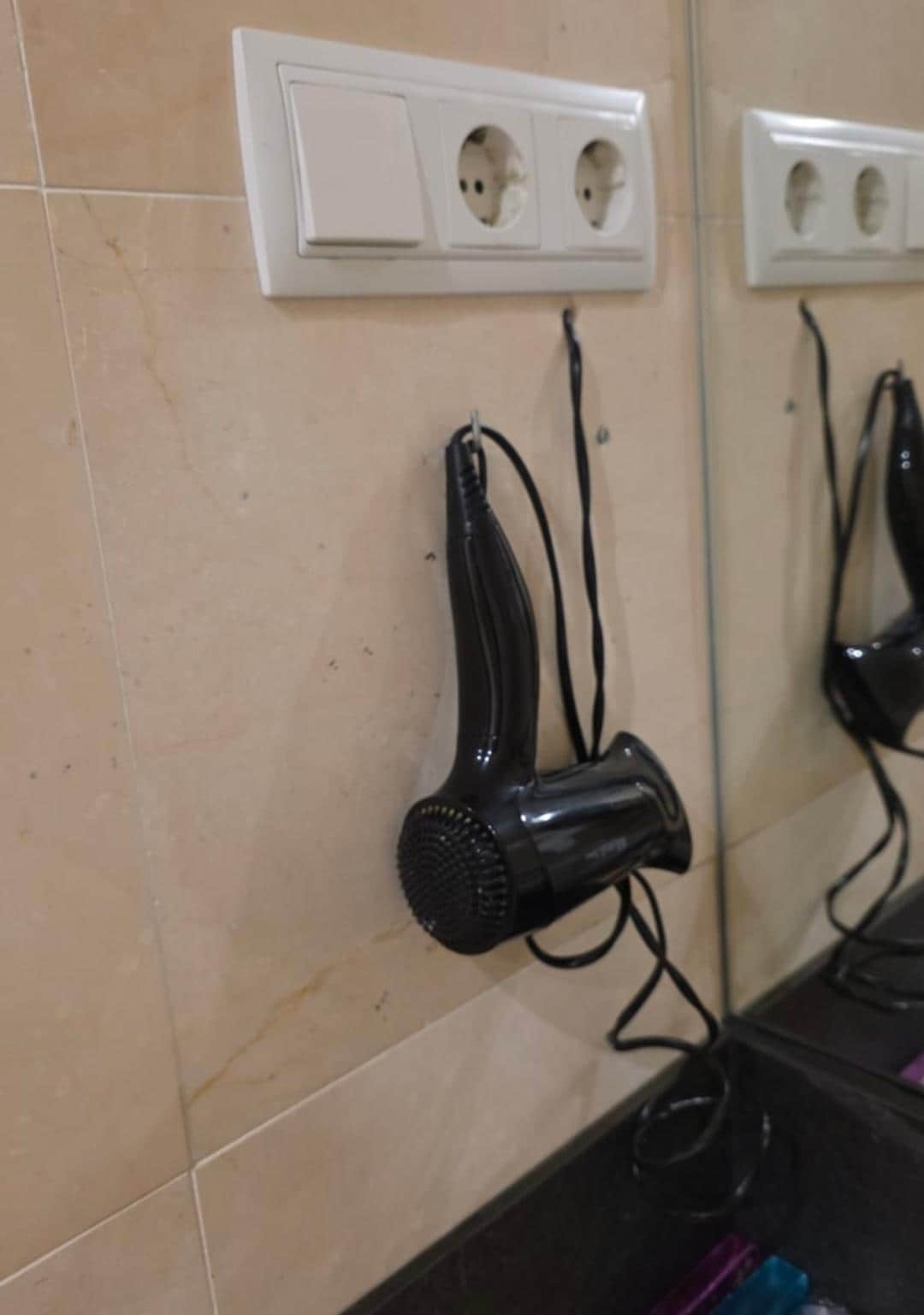 Ohne Anwendung überhitzte Fön - Brandgefahr wurde von Personal missachtet