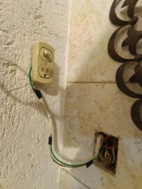 Contacto en el baño, no muy seguro