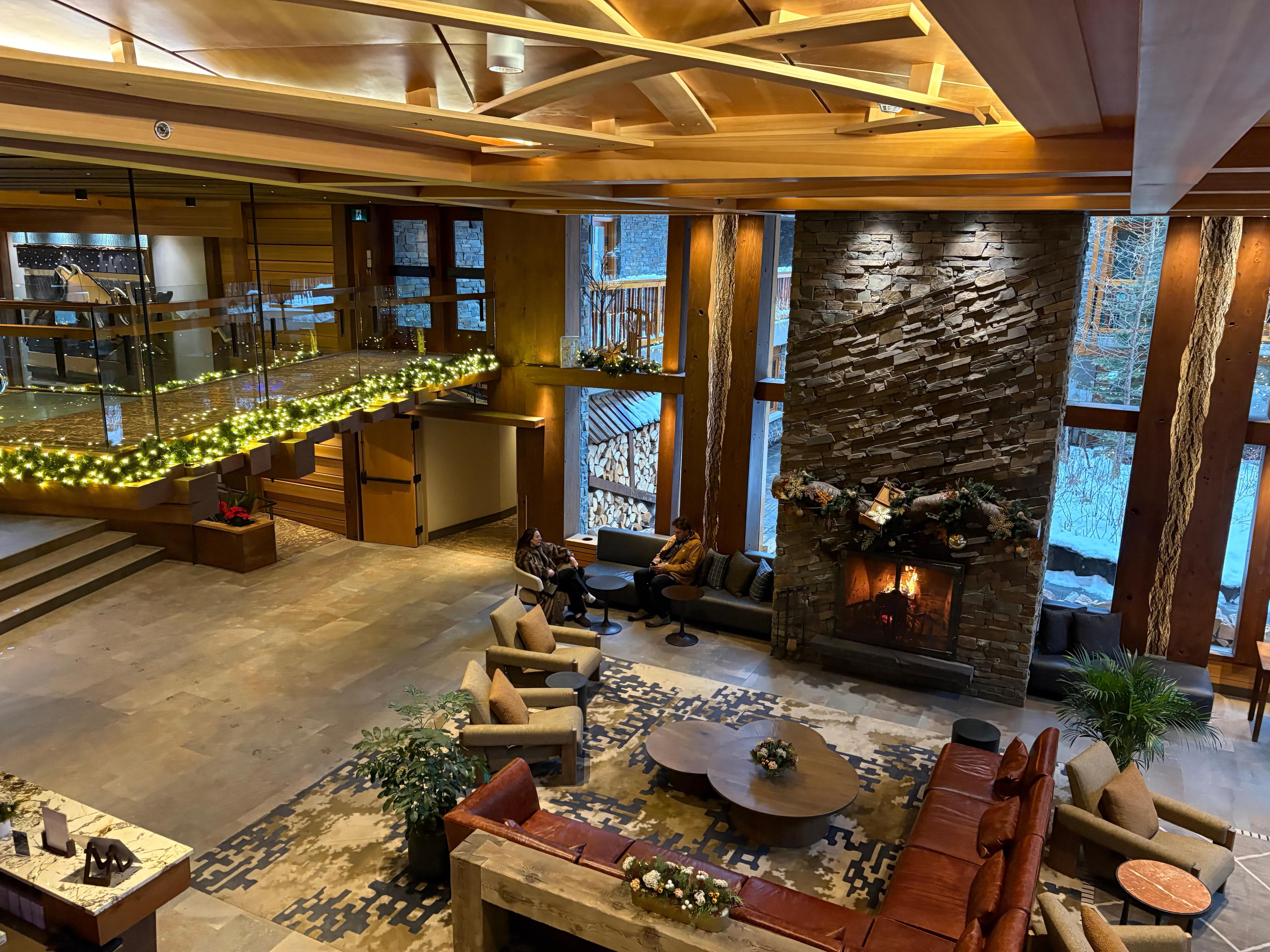 The lobby not only looks beautiful, the fireplace is always roaring and it smells like your walking into a log cabin when you arrive.