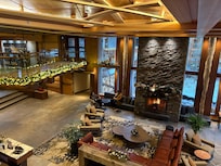 The lobby not only looks beautiful, the fireplace is always roaring and it smells like your walking into a log cabin when you arrive.