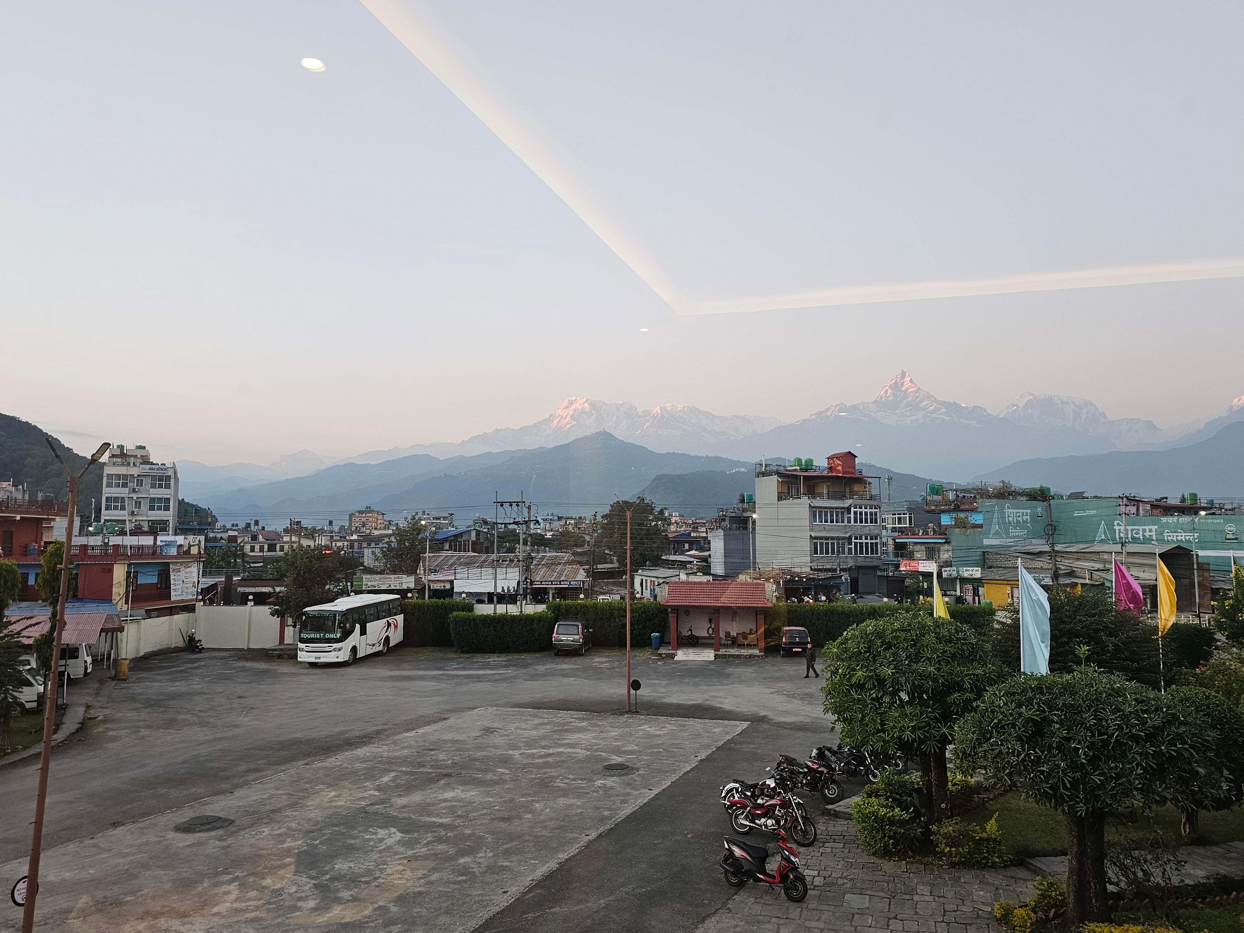 Se ven el Anapurna desde la habitacion.. excelente