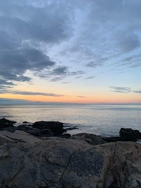 Sunrise at Otter Point Lookout