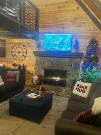 The Vrbo online pictures of the cabin were exactly as we found it.