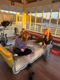 Viewing tower with cardio machines