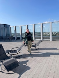 Liggestole til fri afbenyttelse på 27. Etage