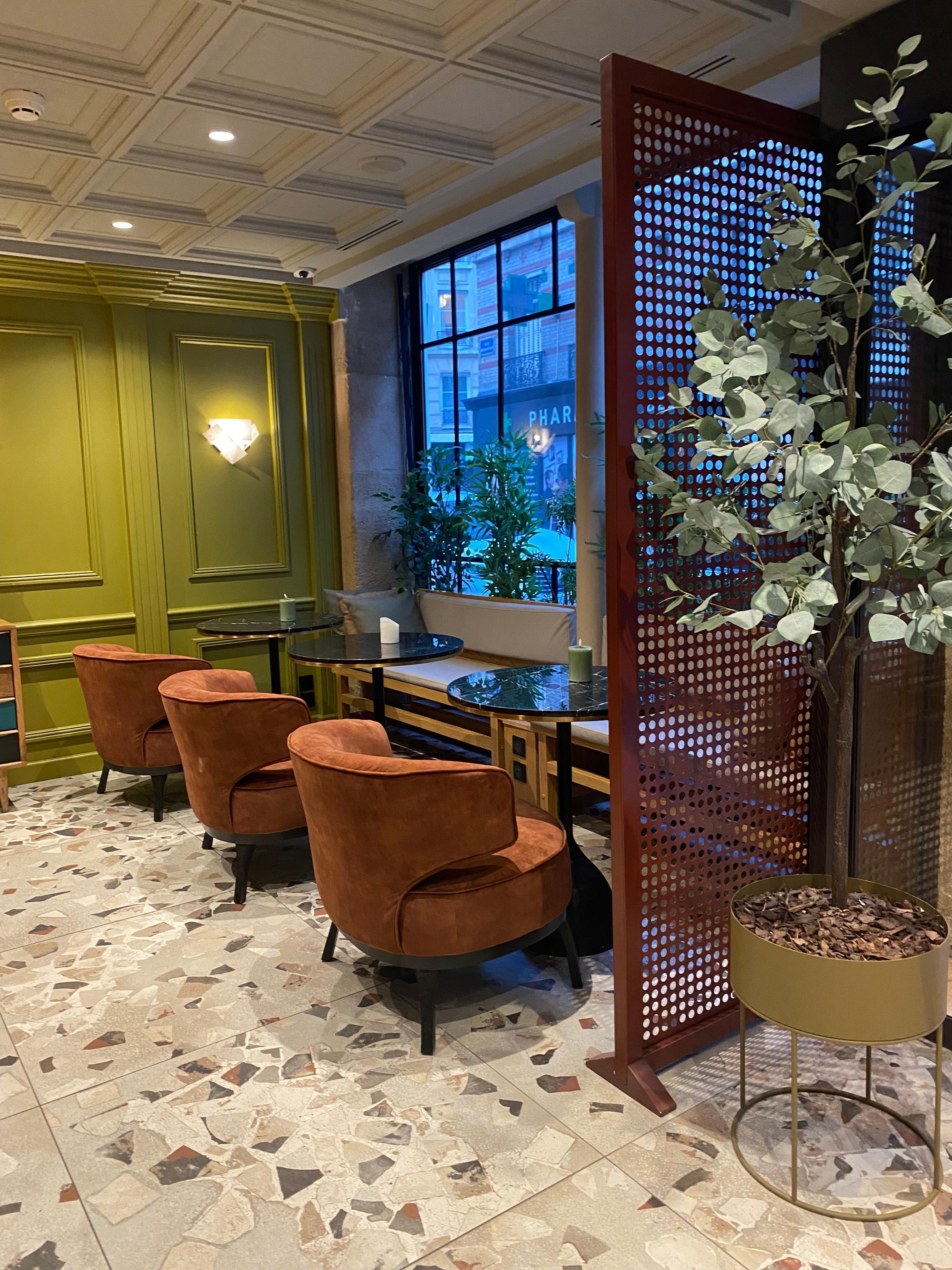 Cute lobby
