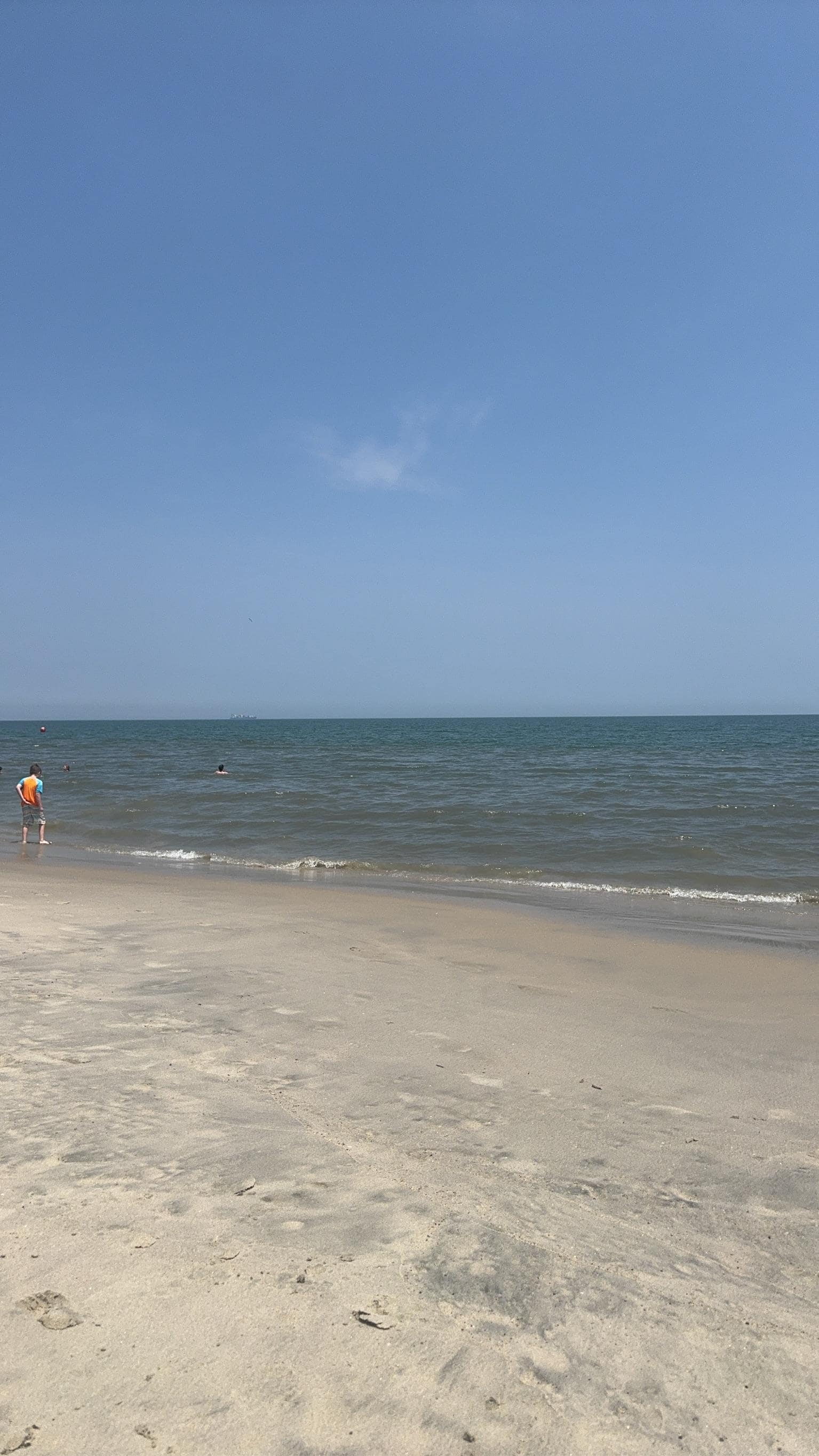 Five minute drive to the boardwalk!