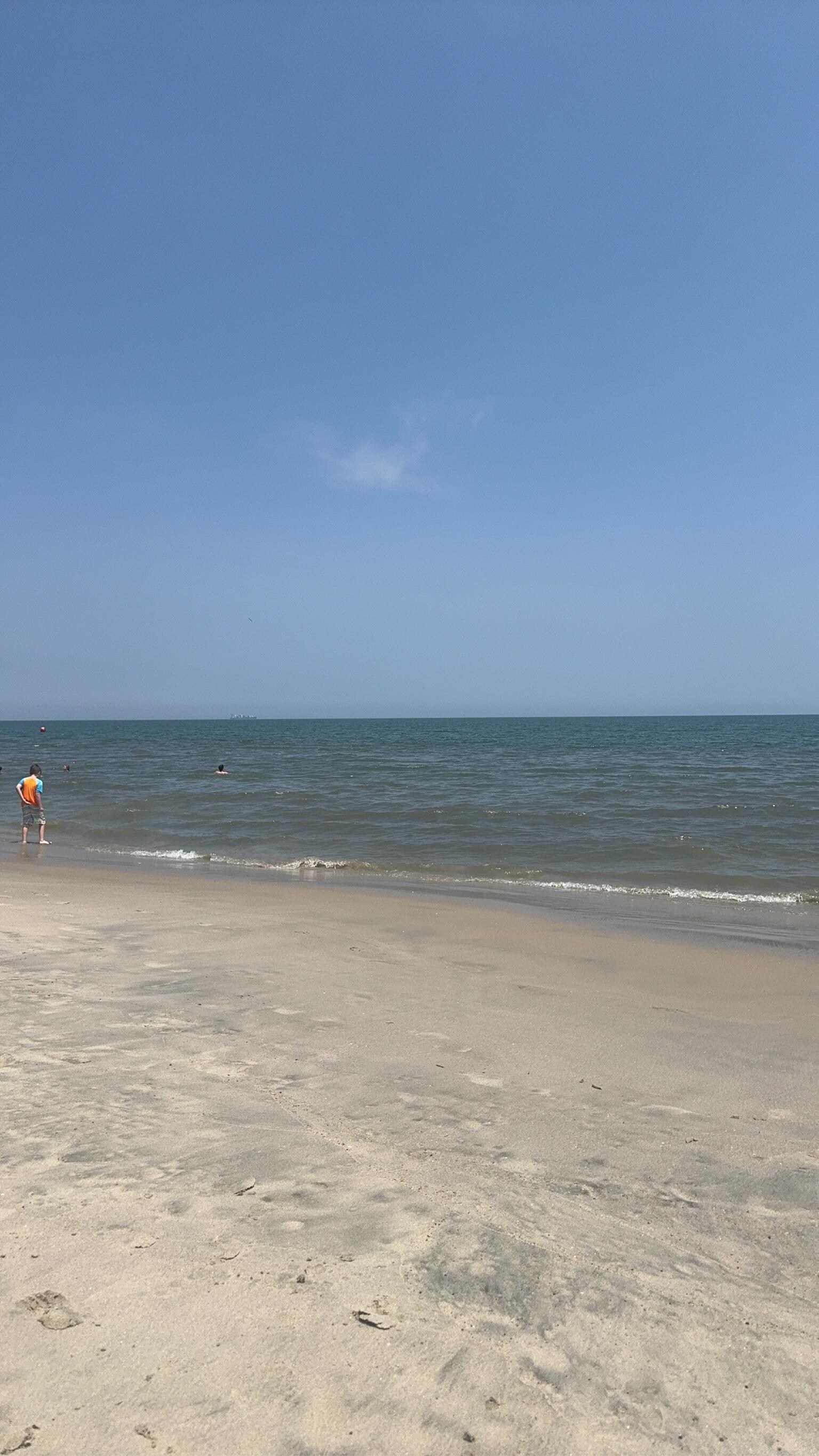 Five minute drive to the boardwalk!