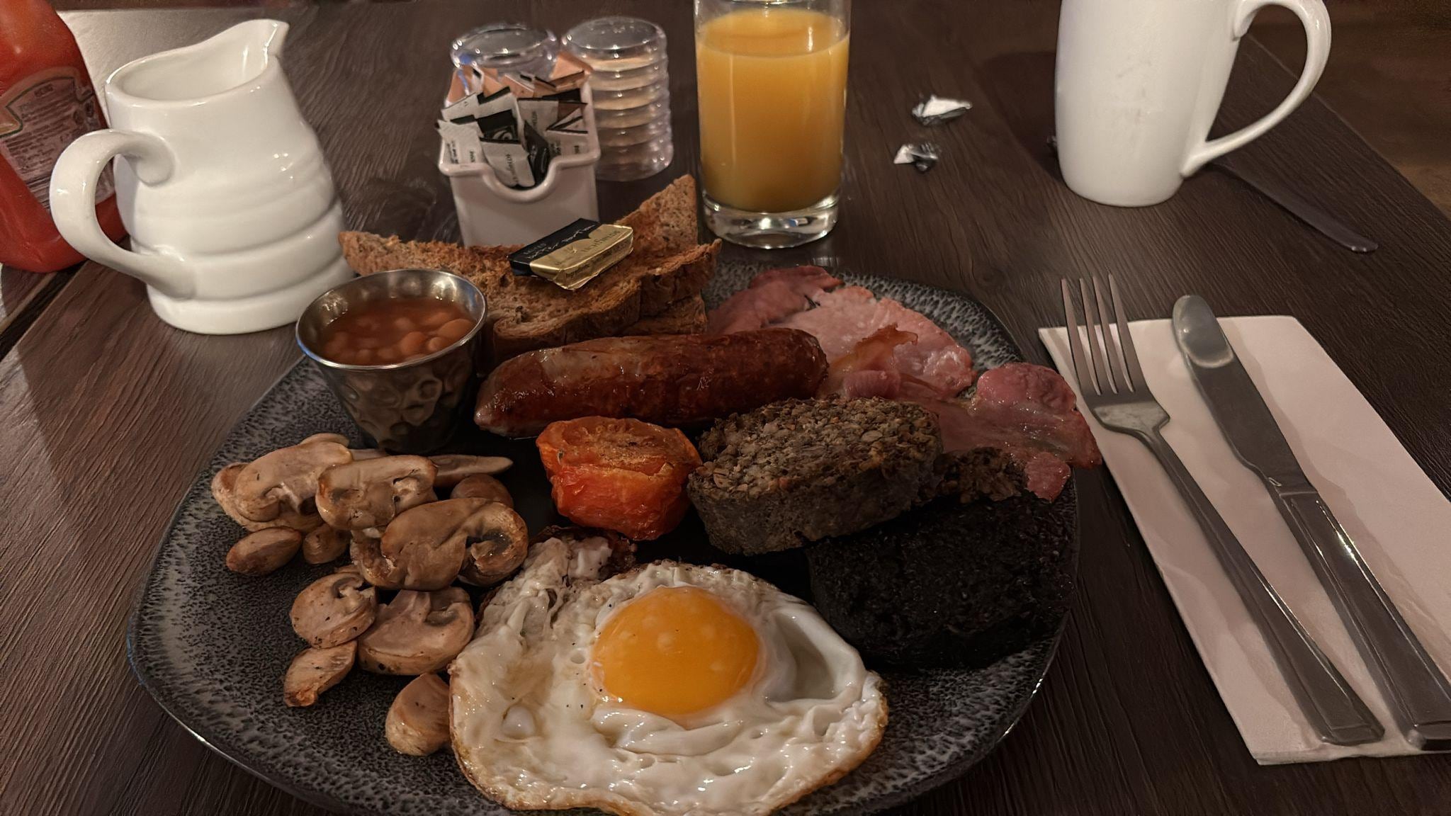 Breakfast was very good with tea or coffee