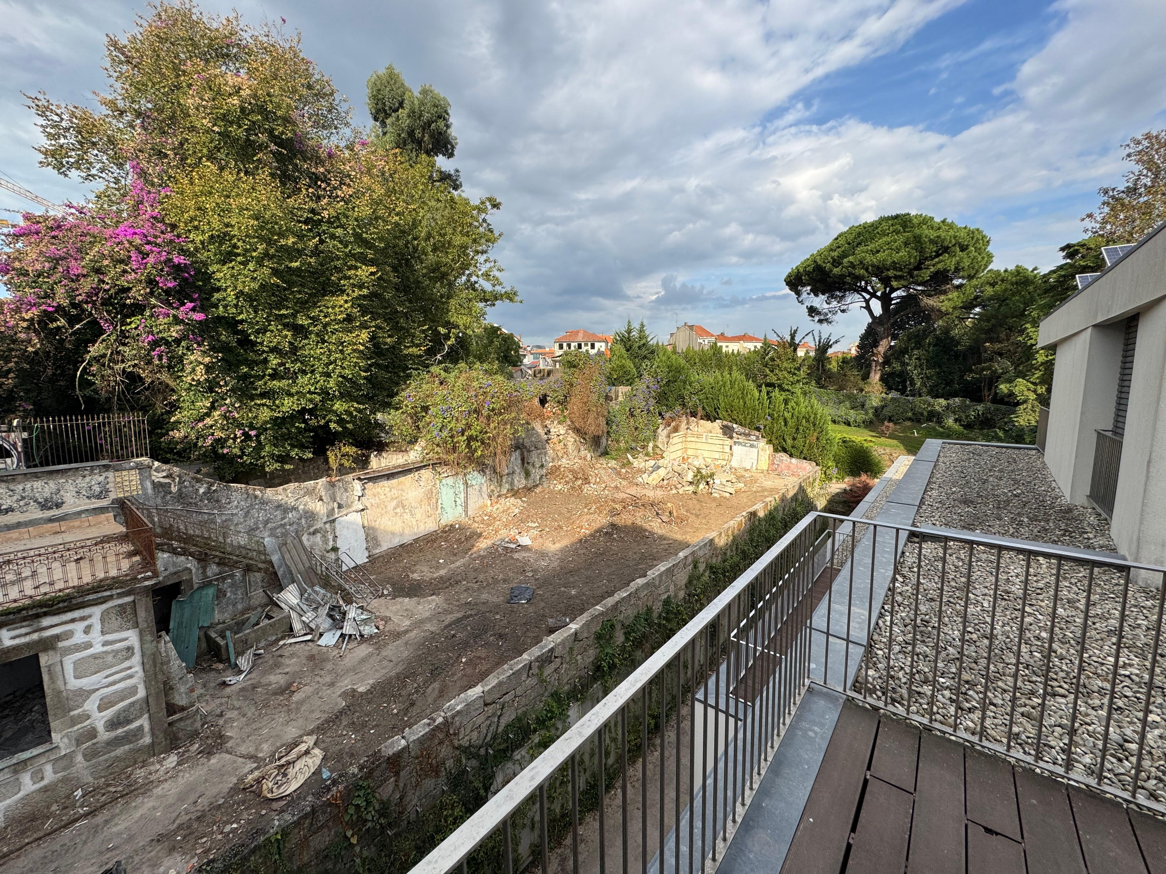 Left view from the patio