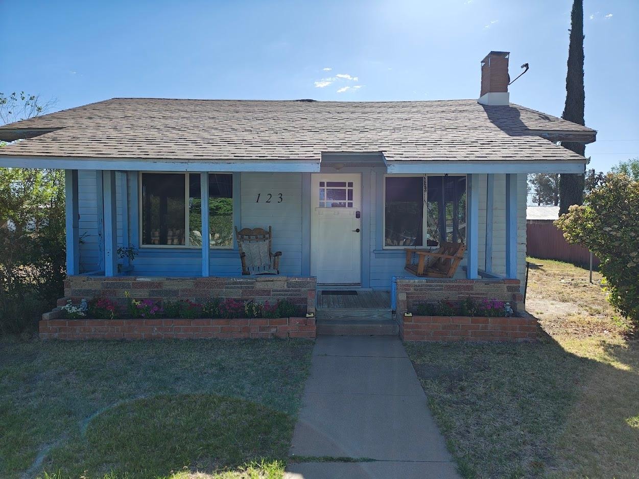 Front of Cozy Blue Cottage