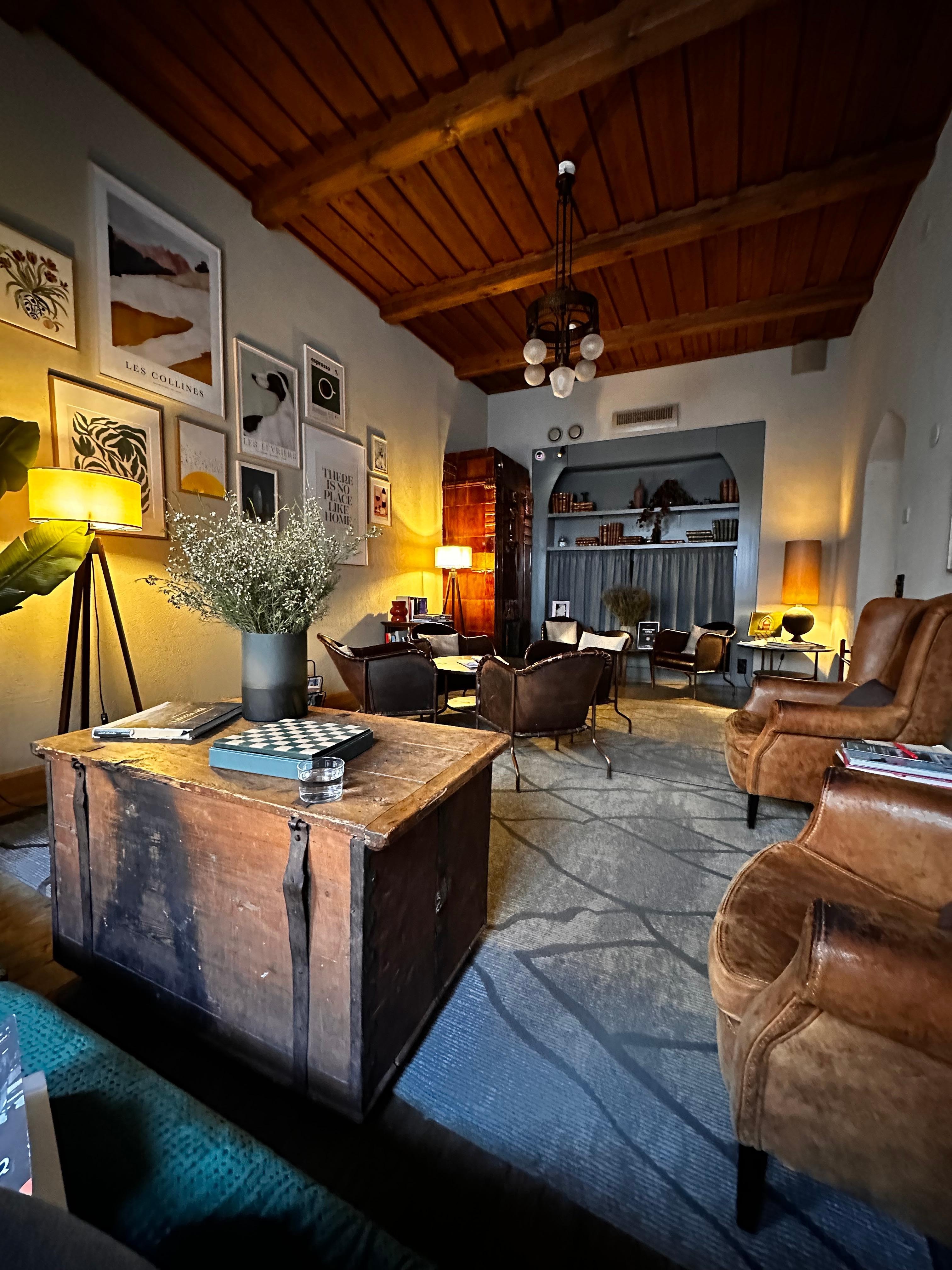 Cozy library to relax and read.