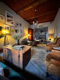 Cozy library to relax and read.